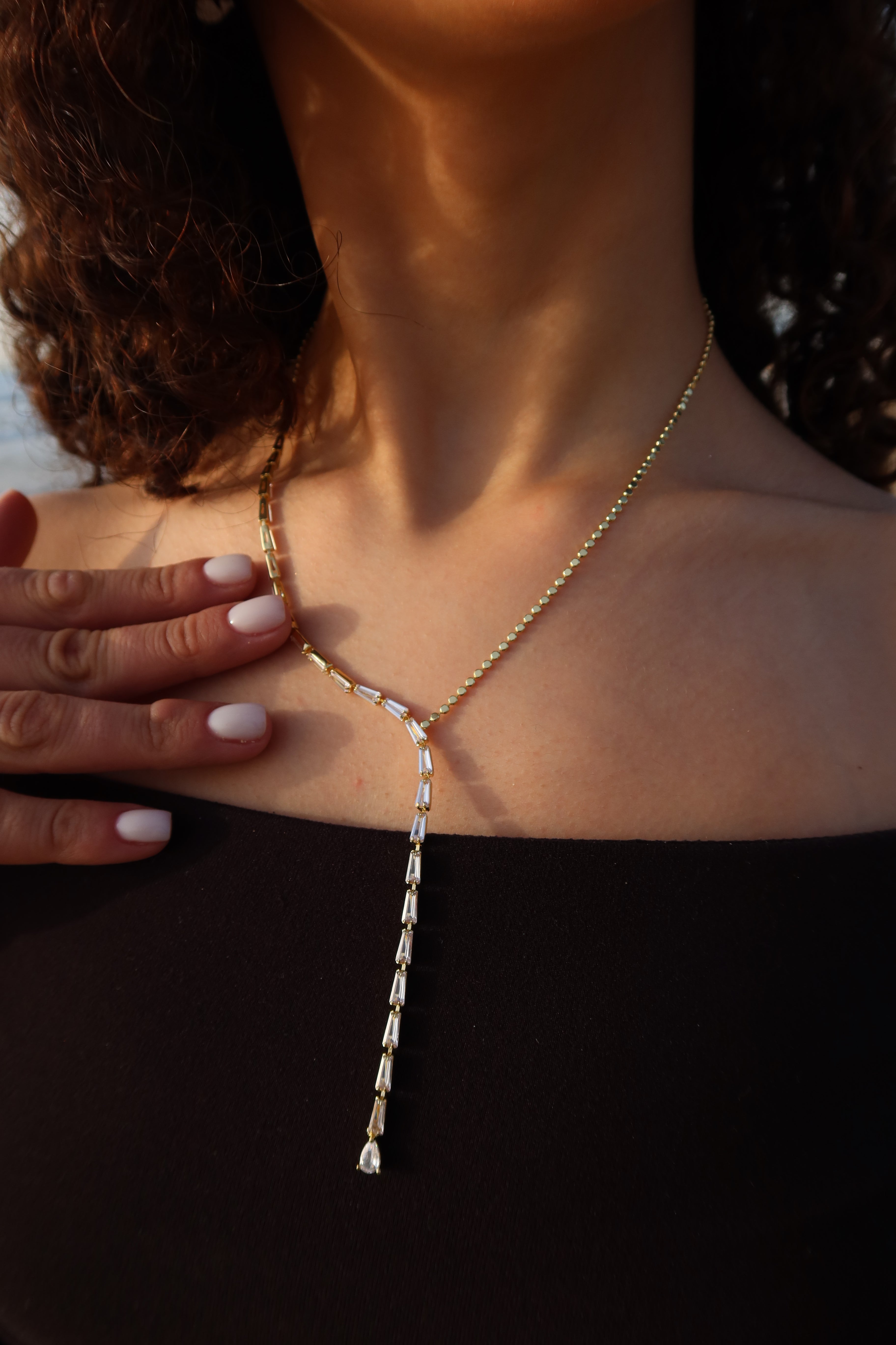 ELEGANT STAINLESS STEEL CROSS DROP NECKLACE .
