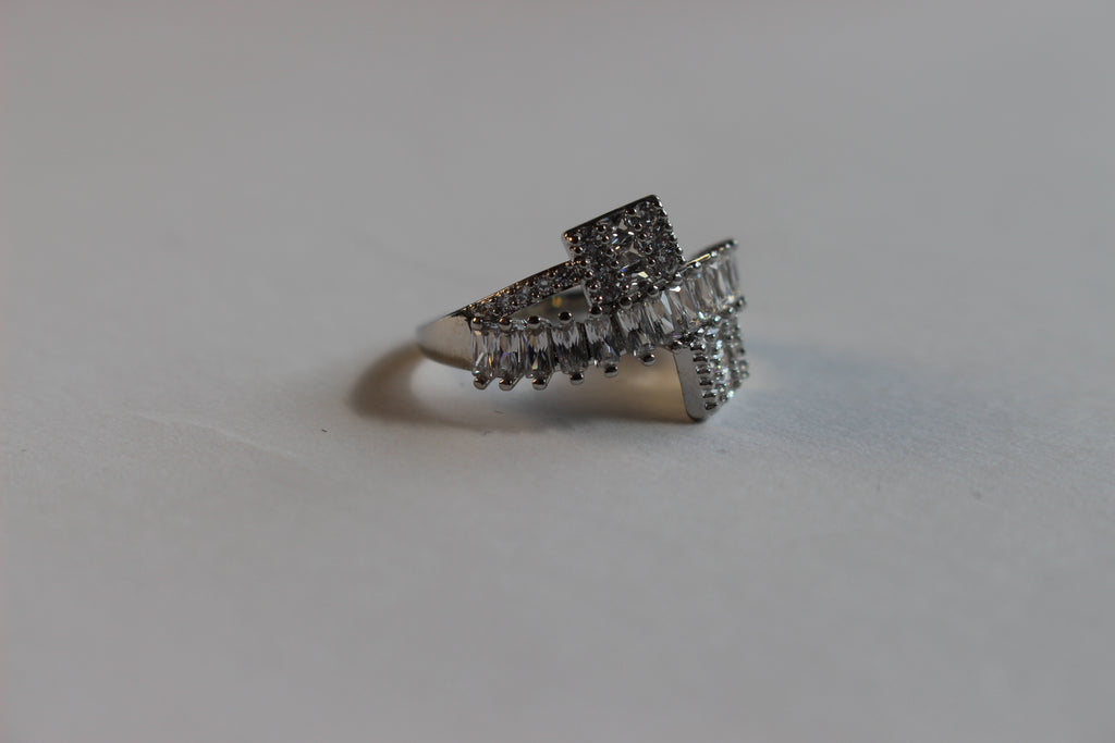 NOVA CROSS RING