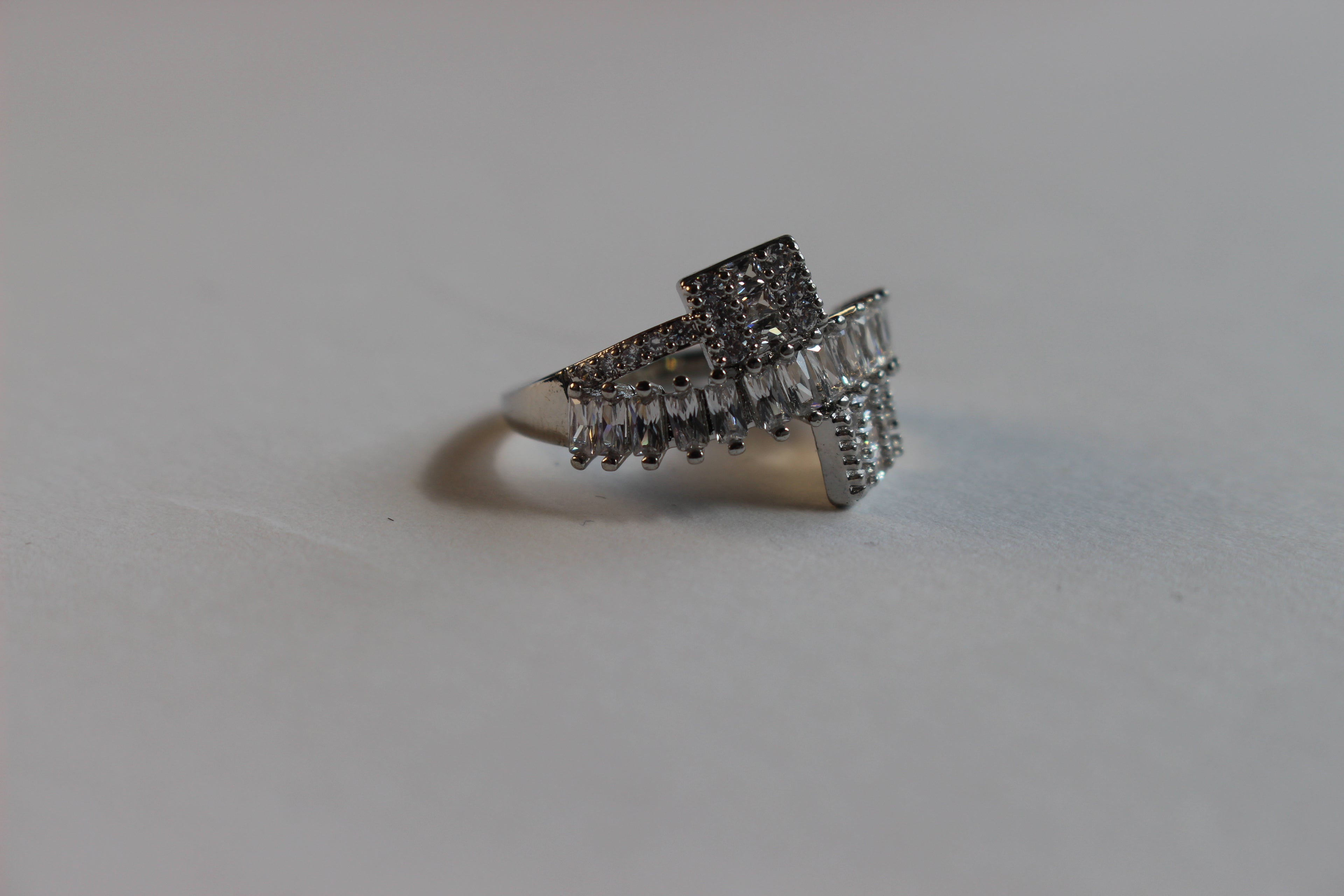 NOVA CROSS RING