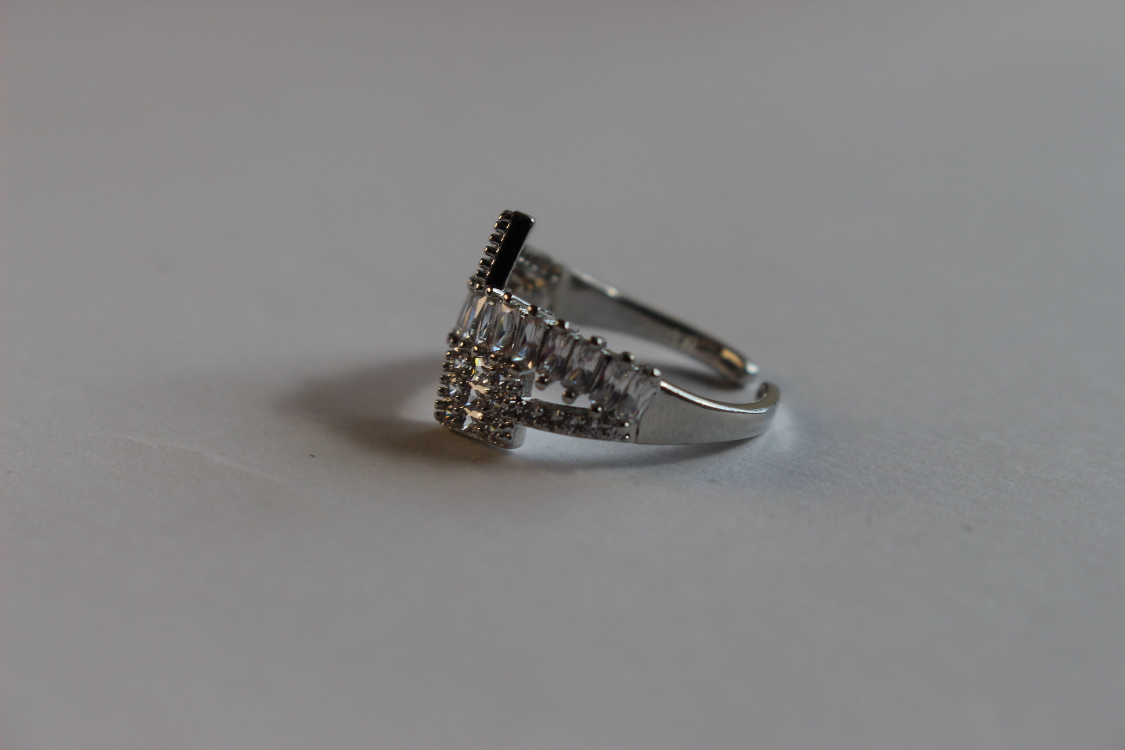 NOVA CROSS RING