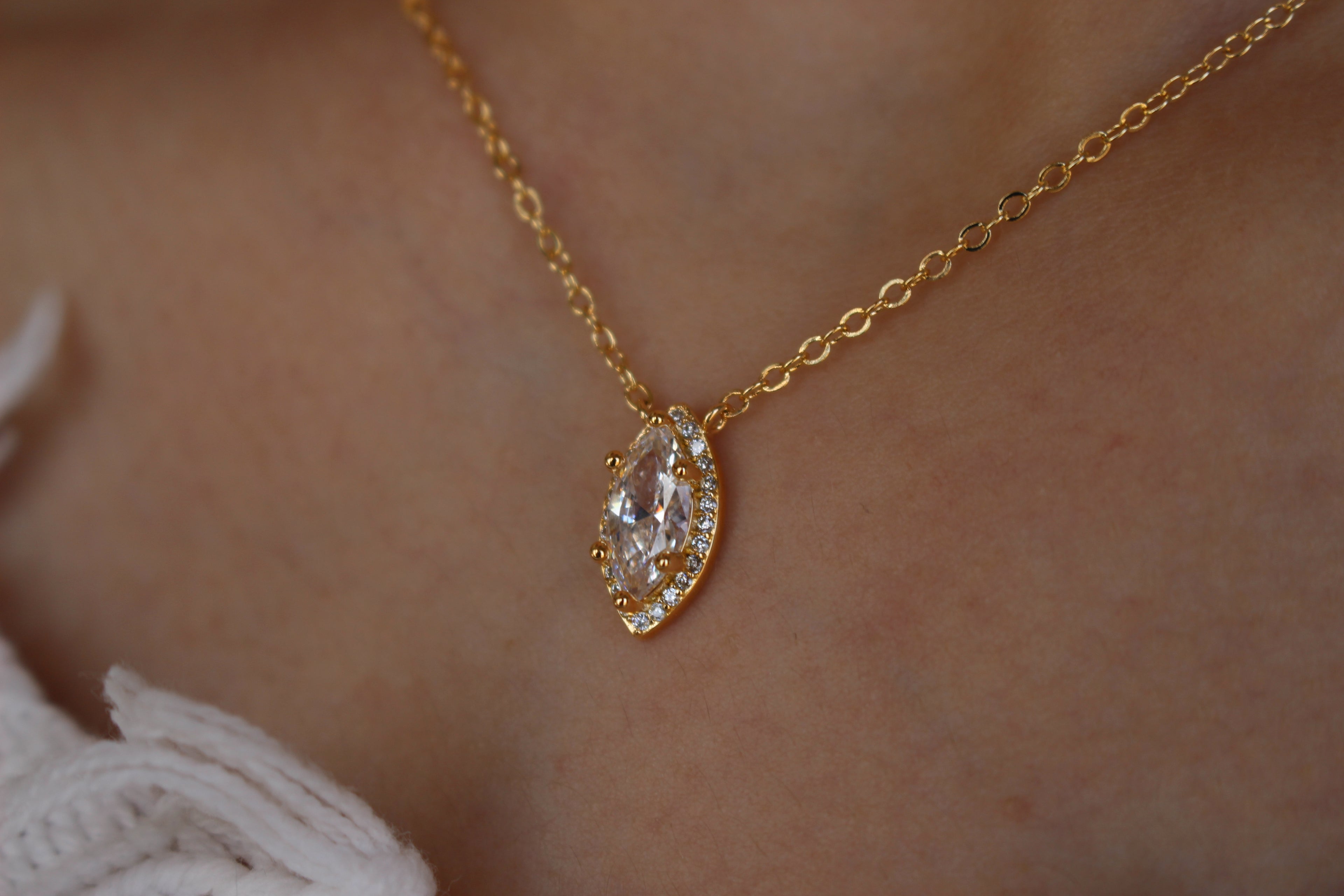 MARQUISE CRYSTAL NECKLACE