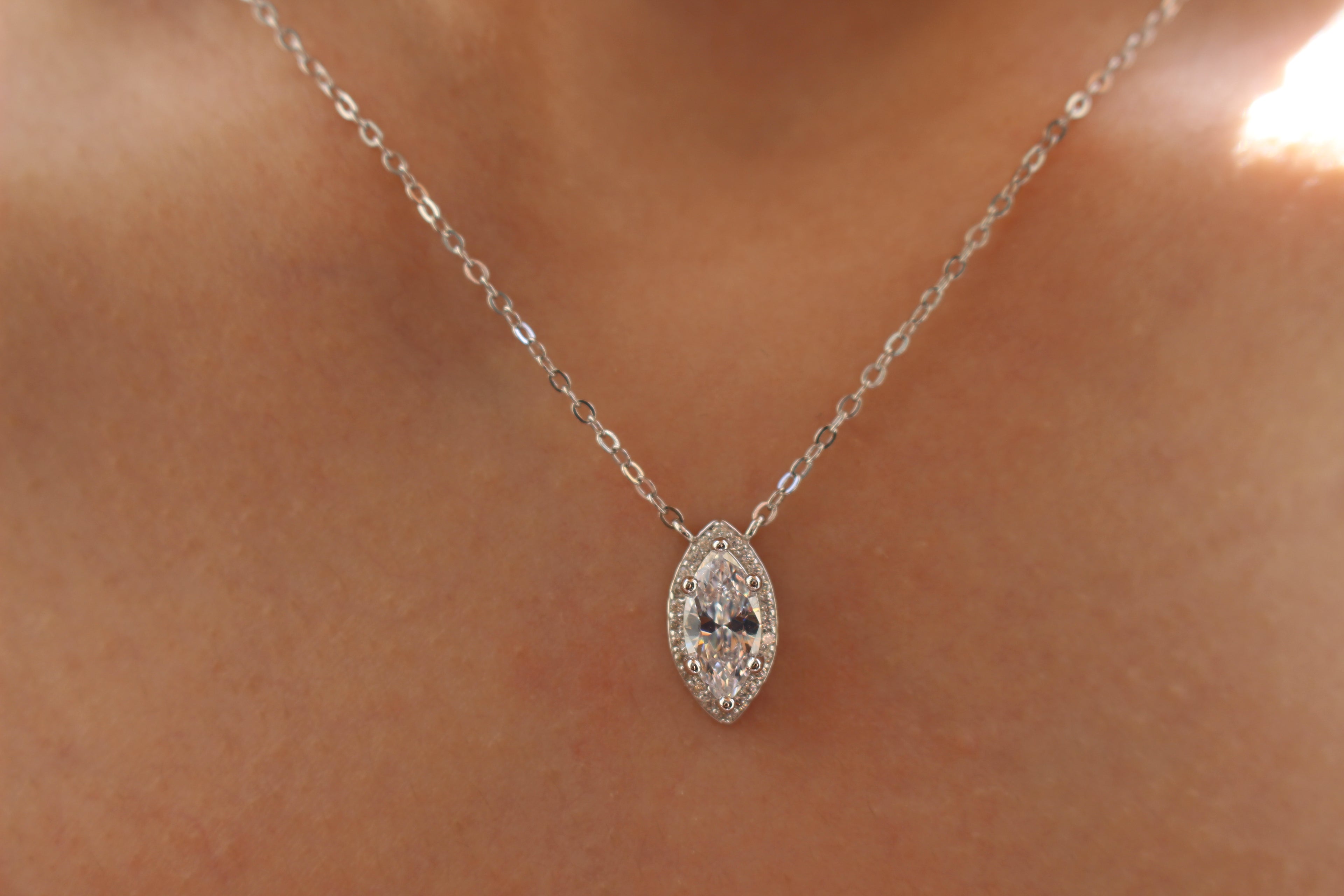 MARQUISE CRYSTAL NECKLACE -SILVER