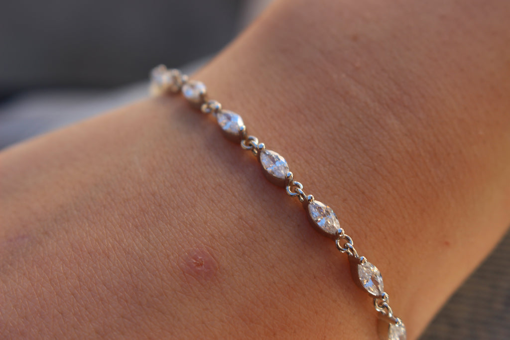 MARQUISE ZIRCON STERLING SILVER .