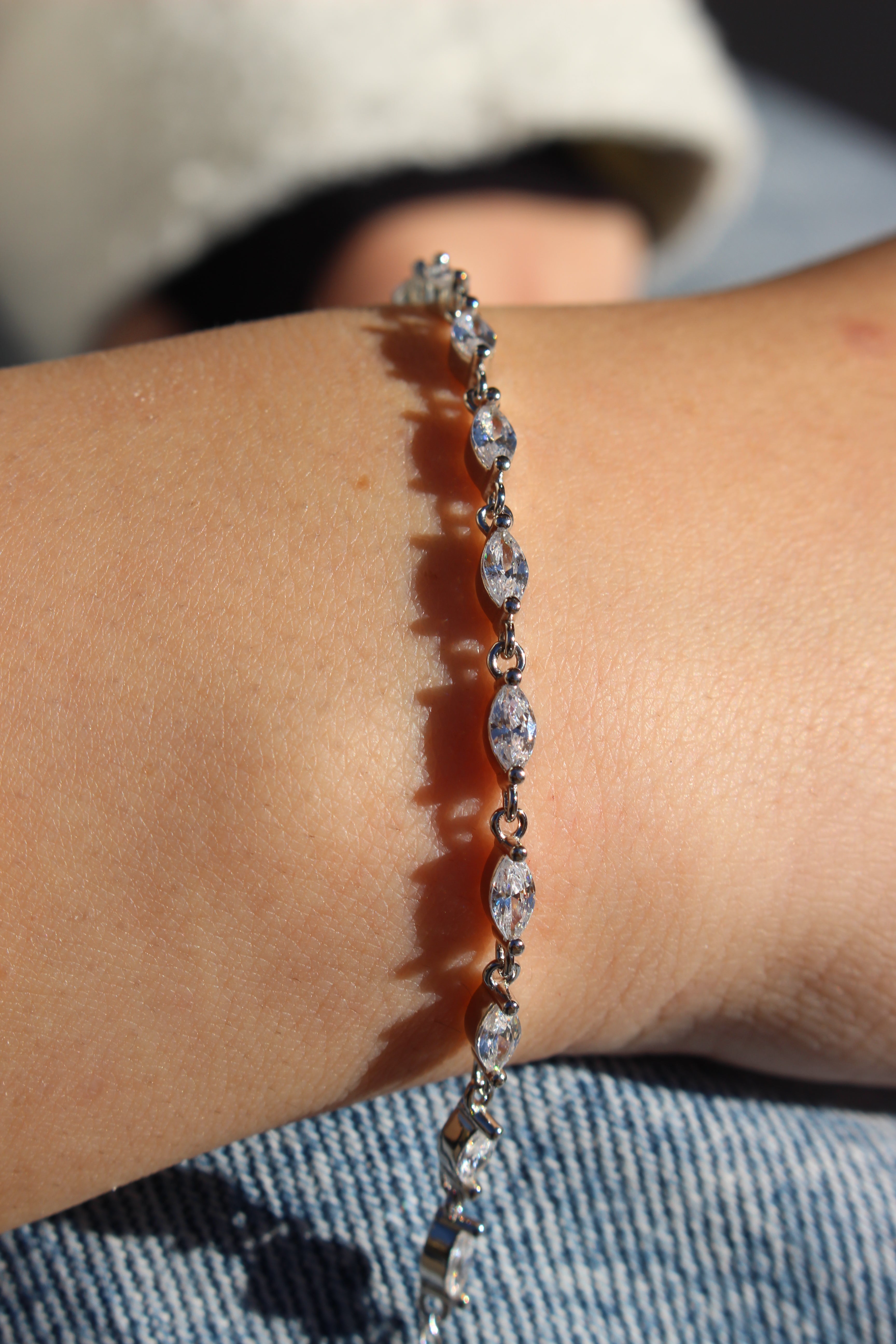 MARQUISE ZIRCON STERLING SILVER .